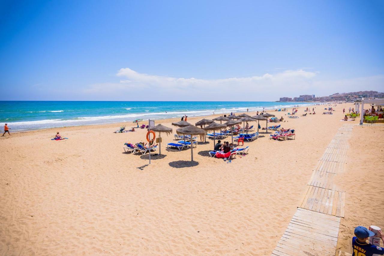 Playa La Mata - Apartamento "Limonka" Buitenkant foto